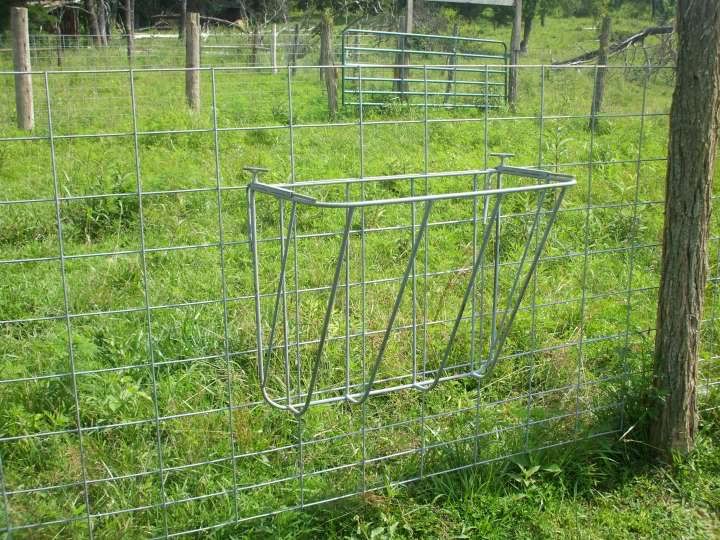 Hayfeeder012-720.jpg
