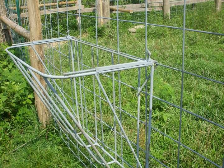 Hayfeeder013-720.jpg