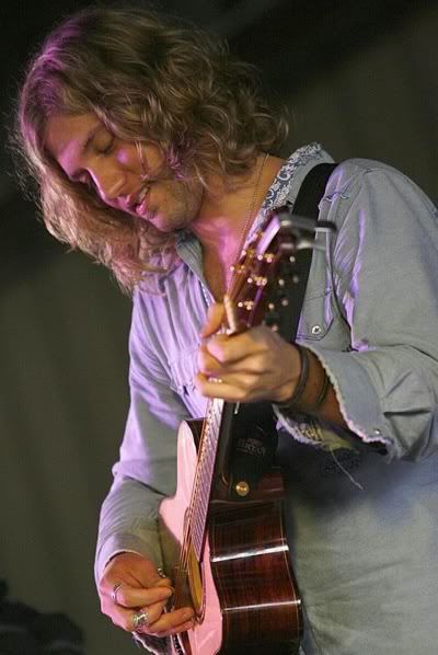 Casey James wavy hairstyle