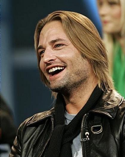 josh holloway and his surfer hair style
