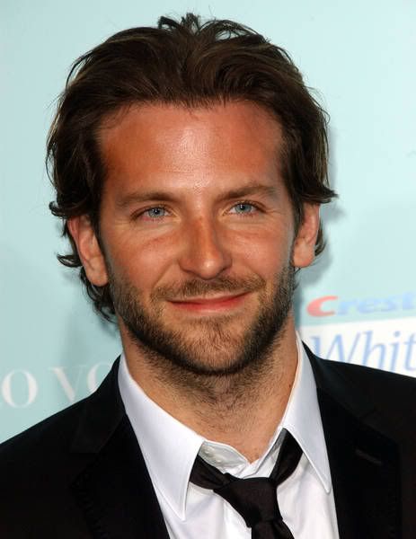 Bradley Cooper wavy hairstyle 