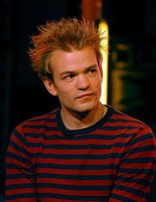 Celebrity short hairstyles - Deryck Whibley's cool punk haircut