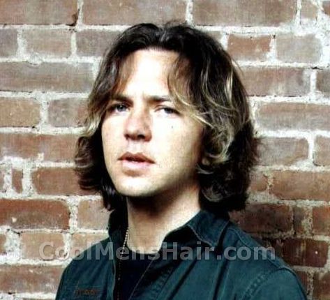 Eddie-Vedder-wavy-hairstyle.jpg