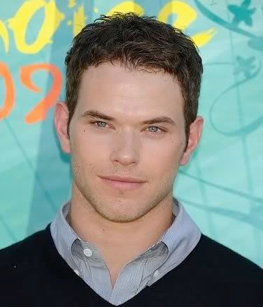 Picture of Kellan Lutz textured hairstyle for men. 