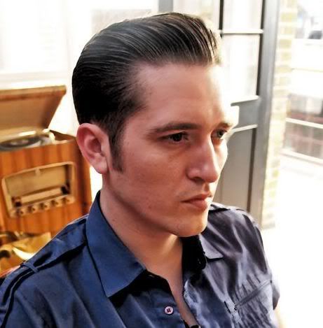 Picture of pompadour hair.