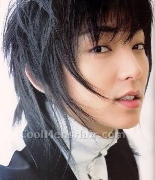 Lee Jun Ki medium length Korean hairstyle picture.