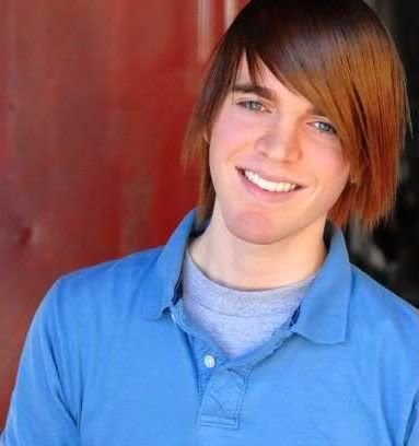Picture of Shane Dawson straight hairstyle.