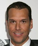 Dane Cook short hairstyle.