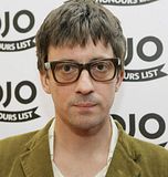 Photo of Graham Coxon hairstyle.