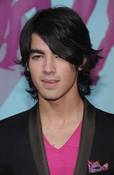 black male celebrity hairstyles. Joe Jonas hairstyle.