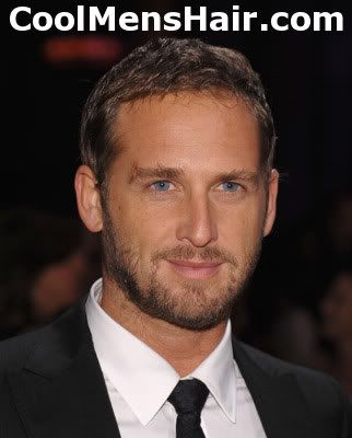 Josh Lucas short layered hairstyle for men with high hairline.