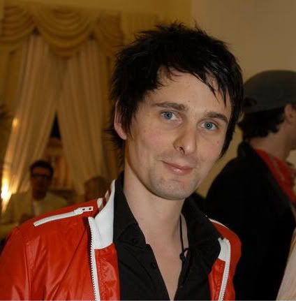 Sexy  on Matt Bellamy Hairstyle This Sexy Guy Can Make Ladies Go Crazy With His