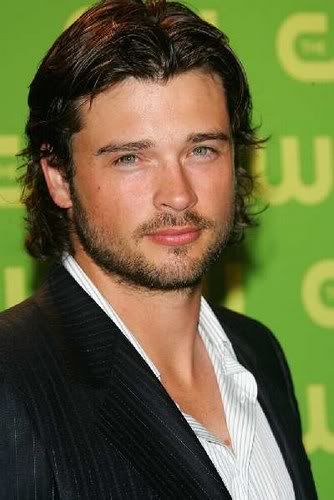 Tom Welling wild wavy hairstyle