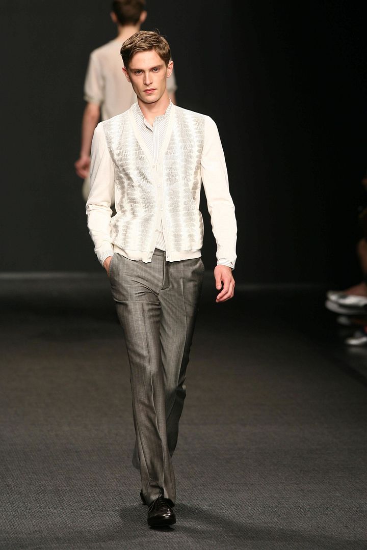 37853_fendi_HQ_1_122_540lo.jpg