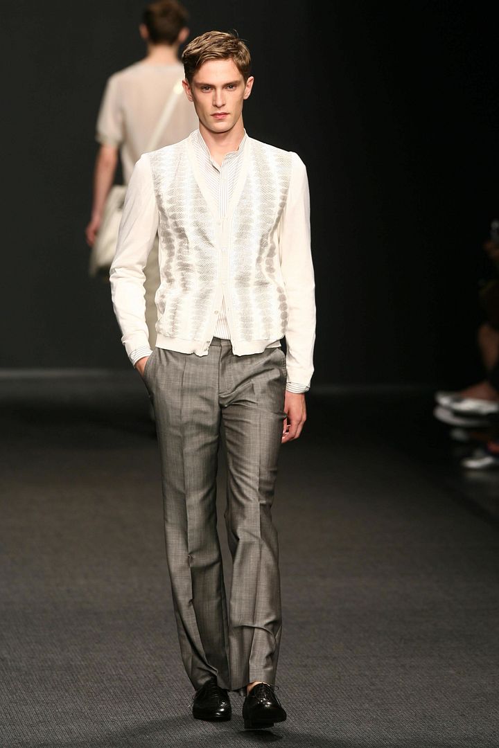 37855_fendi_HQ_2_122_703lo.jpg