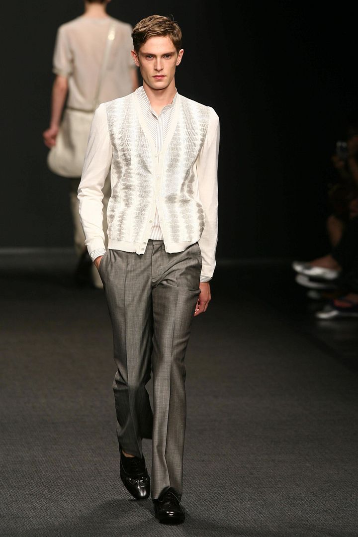 38426_fendi_HQ_6_122_658lo.jpg