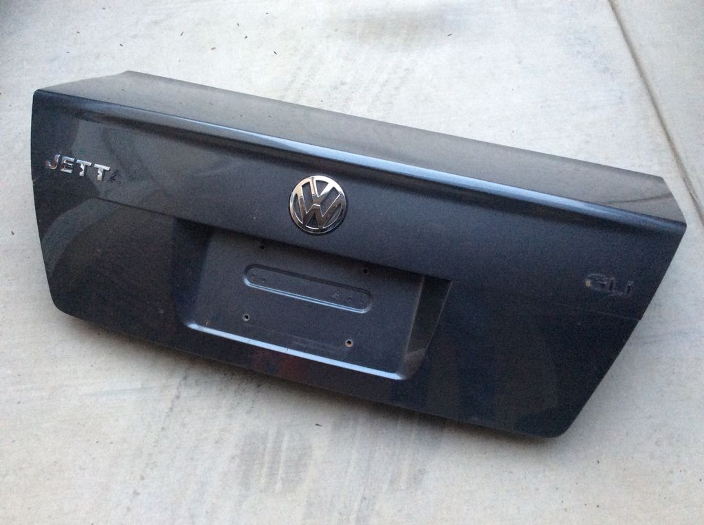 F.S. MK4 Jetta trunk lid 2004 and 05 (grey)