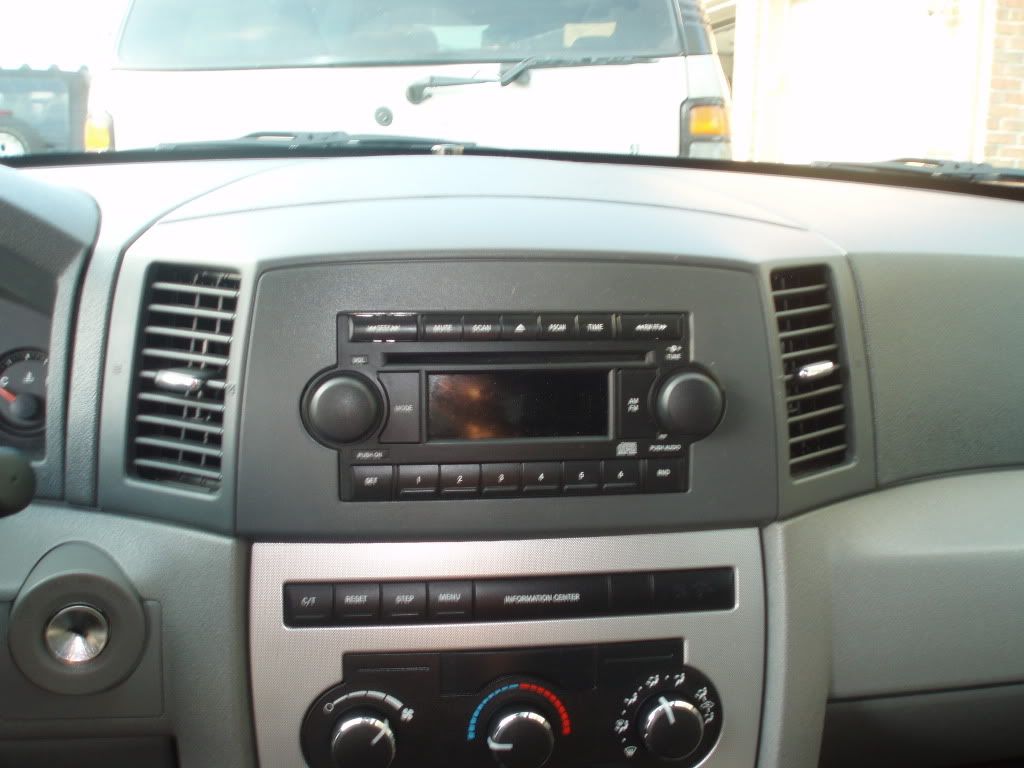 2006 Jeep grand cherokee limited aux input #5