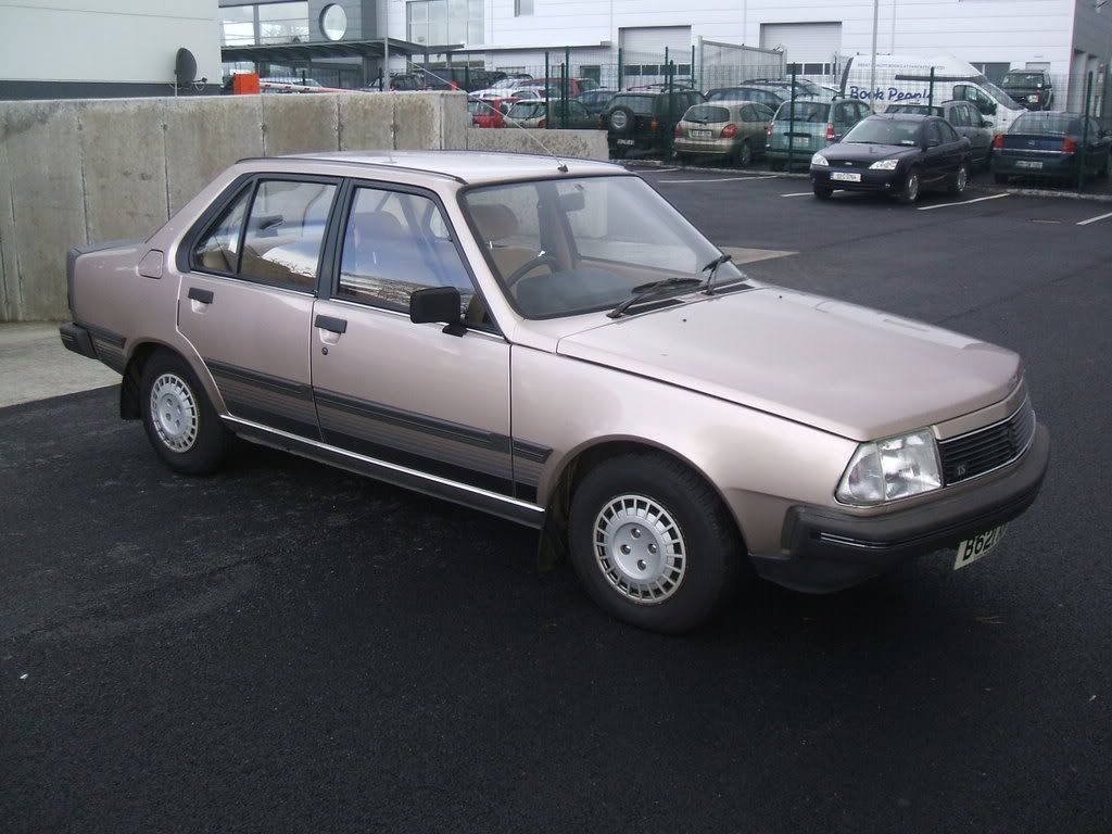 RENAULT18001.jpg