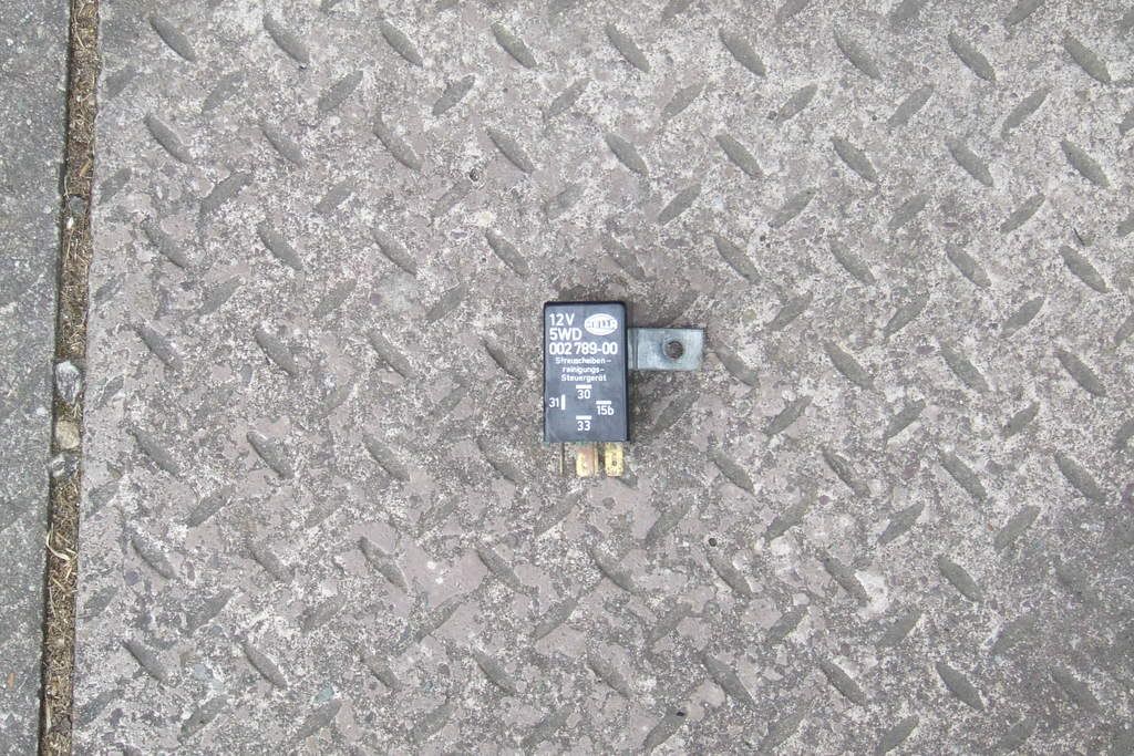 Headlamp Washer Relay / Control Unit Electrics including starting