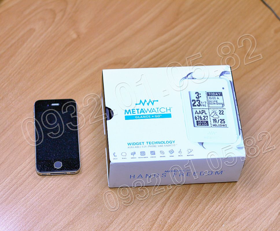 Đồng hồ Bluetooth MetaWatch Frame sách tay :) - 4