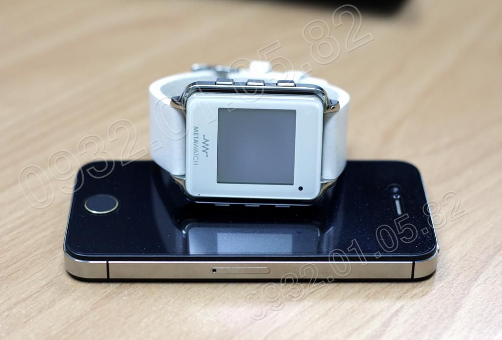 Đồng hồ Bluetooth MetaWatch Frame sách tay :)