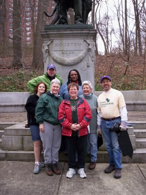 Agents on Lincoln Drive