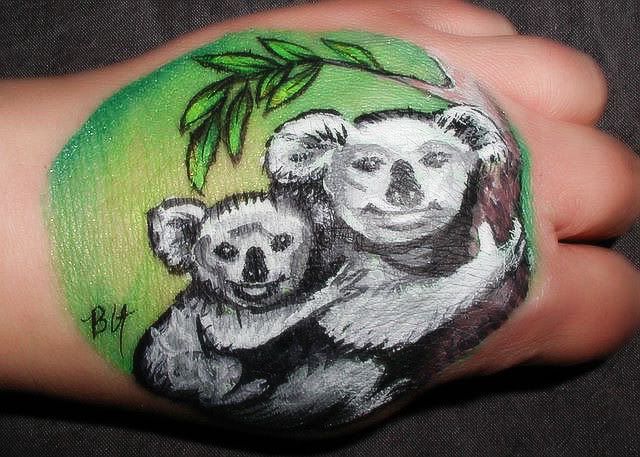 Amazing Animal Hand Painting