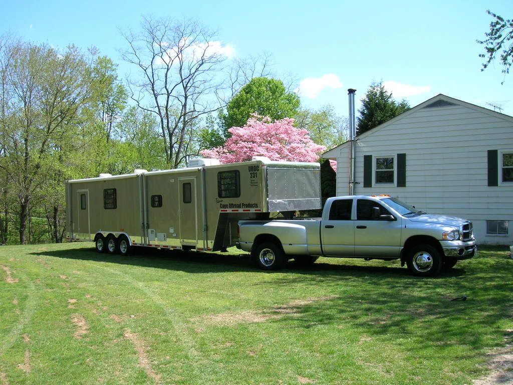 Toy Hauler/ Enclosed Hauler w/living quarters/crawler hauler INFO