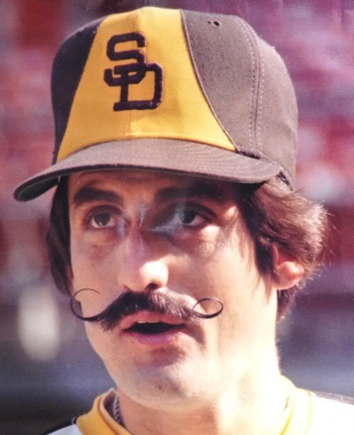 How To Grow A Rollie Fingers Mustache – Cool Men's Hair