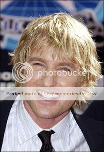 Owen Wilson 2023 blond clair cheveux & alternative style de cheveux.
